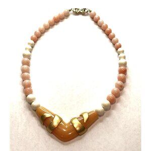 PINK CORAL WHITE BEAD TEXTURED GOLD LUCITE V-DROP 16" CHOKER Necklace 1980S EUC
